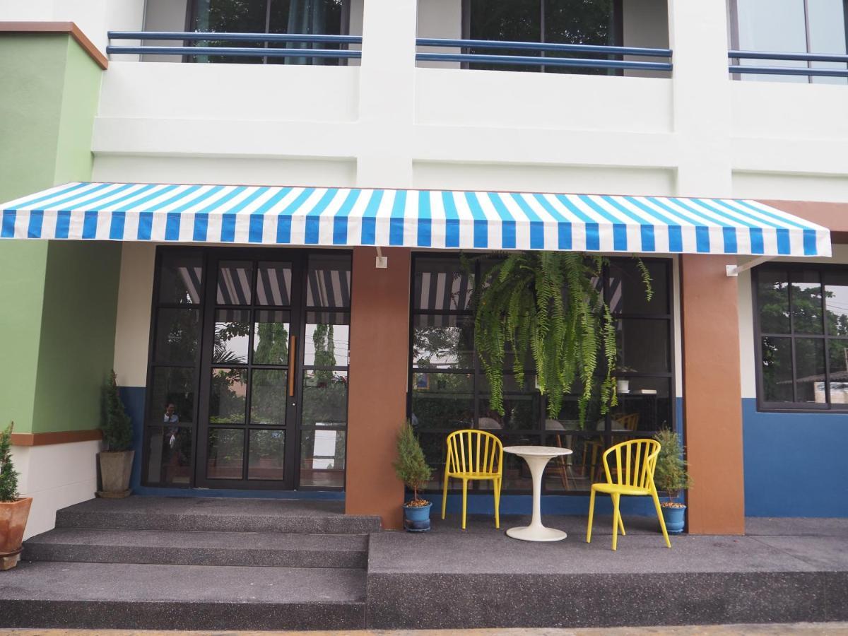 Yam Yen Hostel Bangkok Ngoại thất bức ảnh